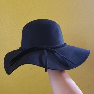 Black influencer hat